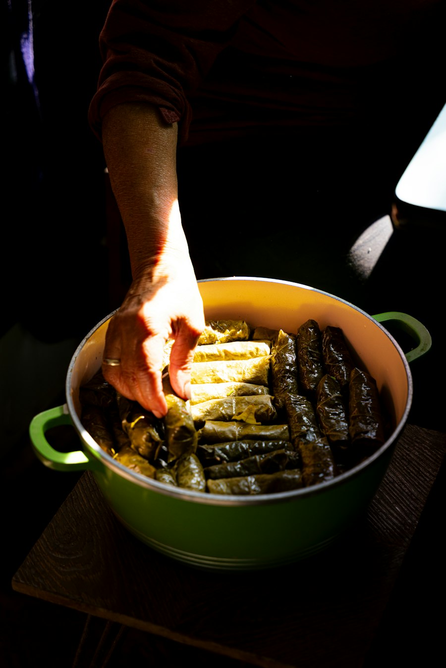 Tencerede yaprak sarma